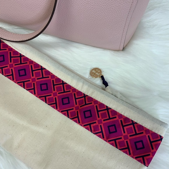 Tory Burch Large Everly Leather Tote - Picture 10 of 11